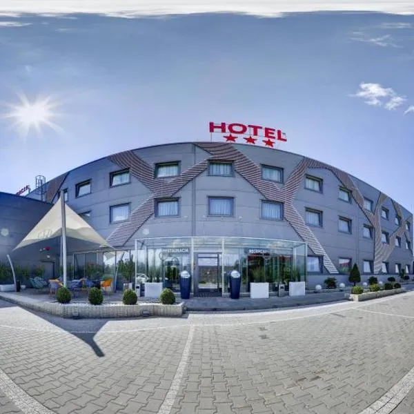 Hotel Porto, hótel í Radomsko