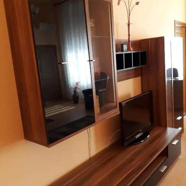 Piac utcai Apartman, hotel v destinaci Debrecín