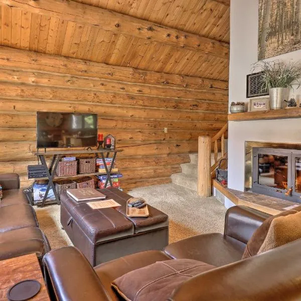 8 Mi to Gondola Cozy Breckenridge Cabin with Deck!, Hotel in Breckenridge