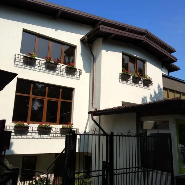 Casa Romaneasca, khách sạn ở Curtea de Argeş