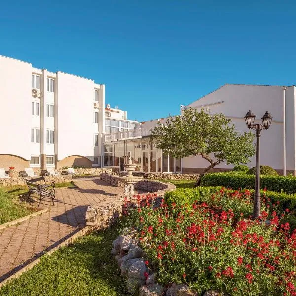Hotel Omorika – hotel w mieście Punat