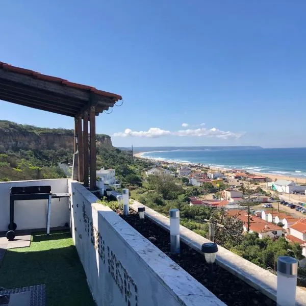 Fonte da Telha Beach Hostel, hotel em Costa da Caparica