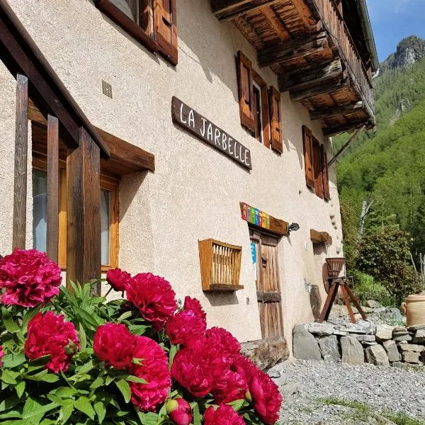 LA JARBELLE - Gîte et Spa โรงแรมในเลซอร์