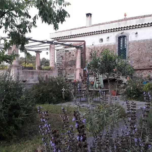 Contrada Zerbate – hotel w mieście Aci SantʼAntonio