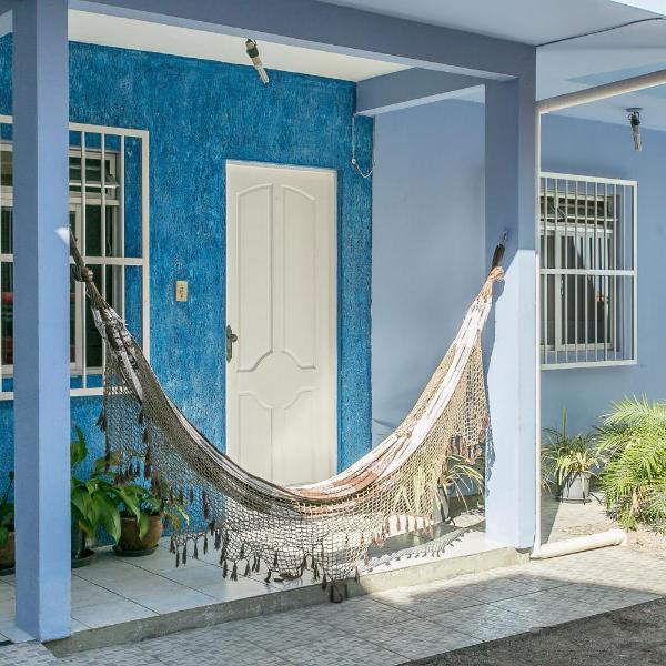Casa 150m da praia em pátio familiar