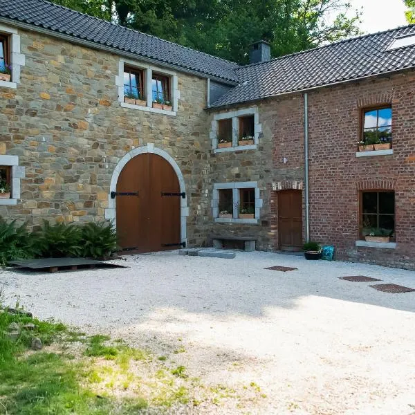 Holiday home with sauna and swimming pool, hotel en Verviers