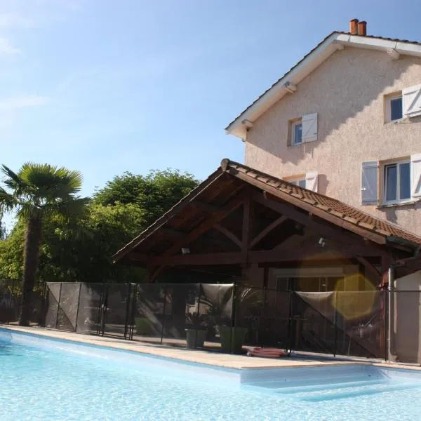 LA DOLOREANNE, hotel v destinaci Saint-Didier-sur-Chalaronne