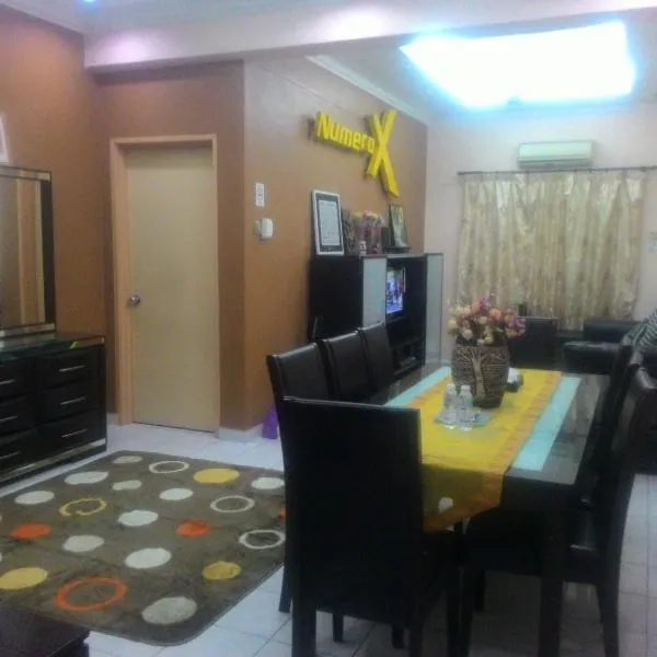 Numero X homestay, hotel in Kajang