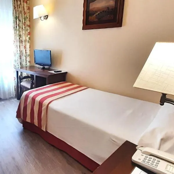 Hotel Urogallo, готель у місті В'єлья