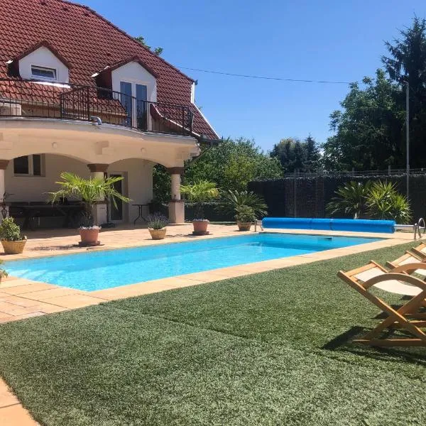Oázis Panzió, hotel v destinaci Gyenesdiás