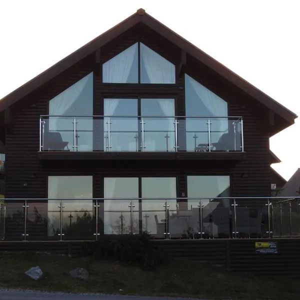 Peaceful relaxing home with leisure, hotel en Saint Columb Major