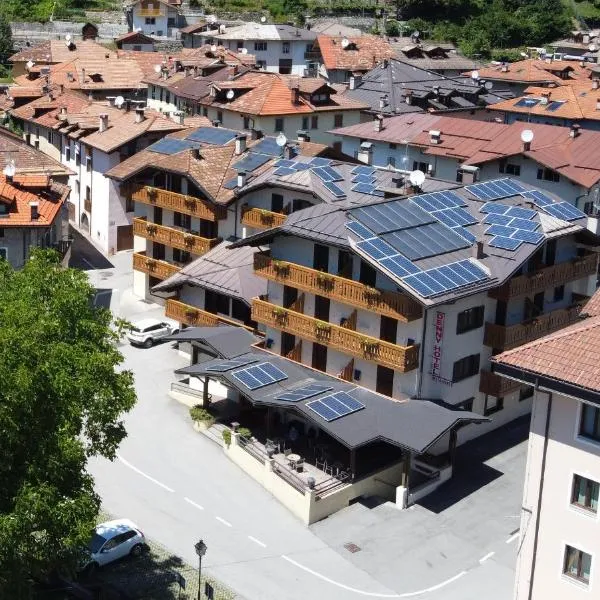 Hotel Denny – hotel w mieście Pinzolo