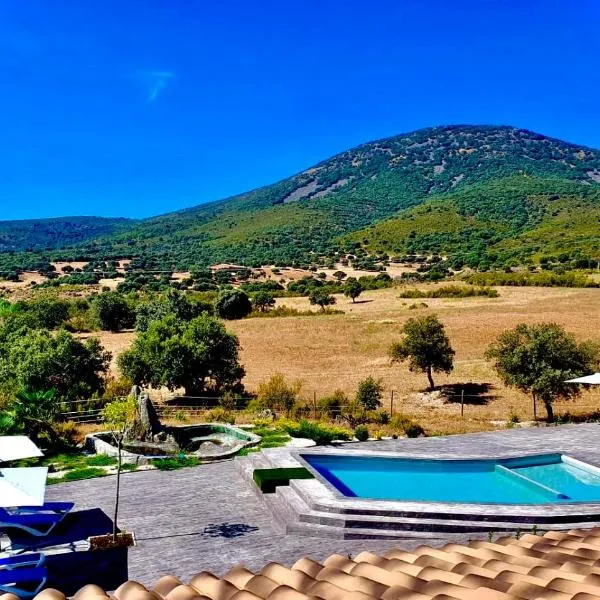 Casa Rural Encinar de las Flores, hotel in Robledo del Buey