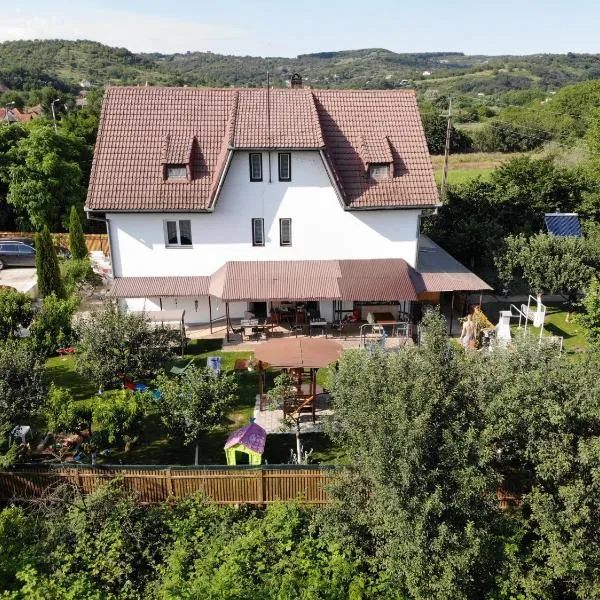 Podgoria Guesthouse- Camere de închiriat, hotel di Oradea