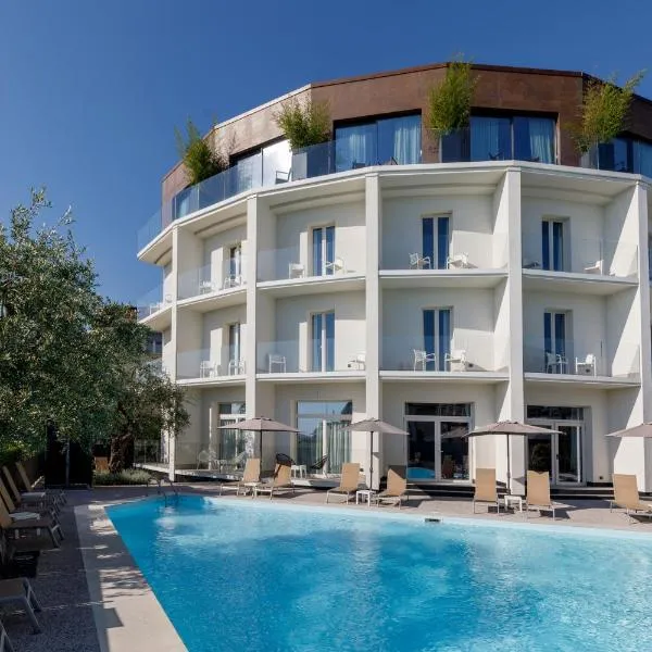Art Hotel Ventaglio – hotel w mieście Bardolino