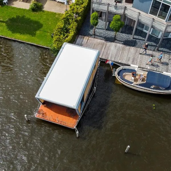 Luxe Houseboat Skoft, hotel in Grou