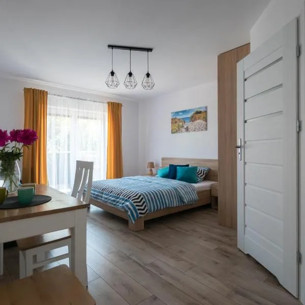 Pensjonat Bursztyn, hotel v mestu Dąbki