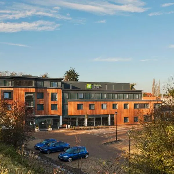 Holiday Inn Express Cambridge Duxford M11 Jct 10 by IHG、ケンブリッジのホテル