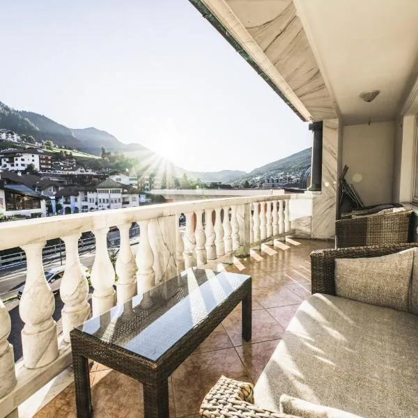 Apartments Villa Venezia Luxury - Town center, hotel u gradu Ortisei