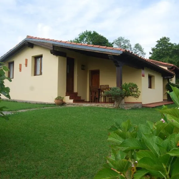 Apartamentos El Perujo, hotel a Comillas