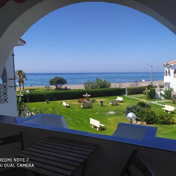 BUNGALOW CHARO, ξενοδοχείο σε Torre de Benagalbοn