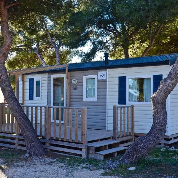 Martigues, Camping de l'Arquet ****, hotel v destinaci Martigues