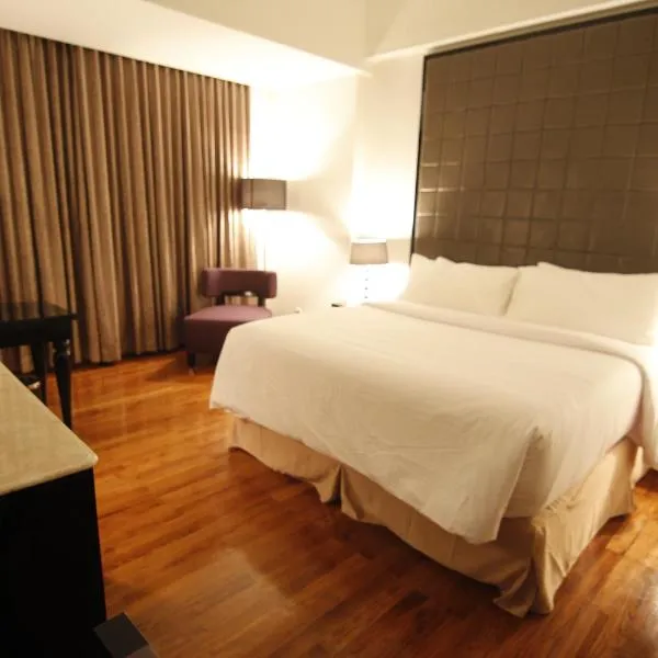 Hotel Diradja, Hotel in Jakarta