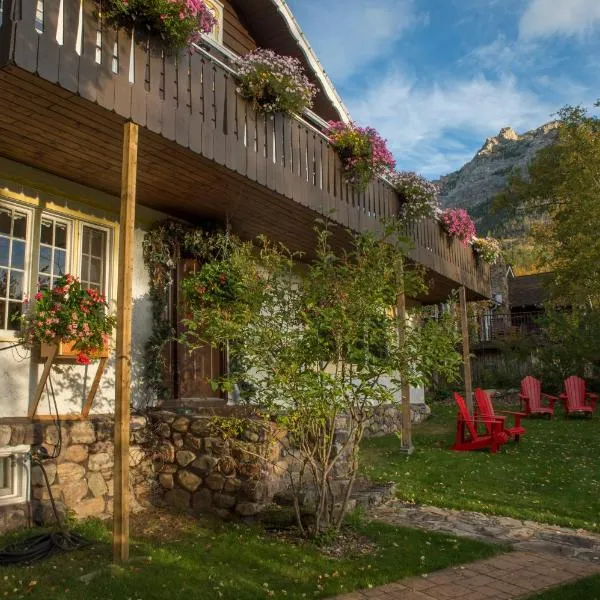Northland Lodge, hotell i Waterton Park