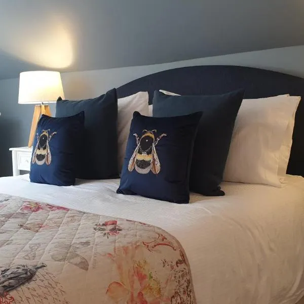 Old Farm Holiday Cottages - Scottish Borders, hotel in Chirnside