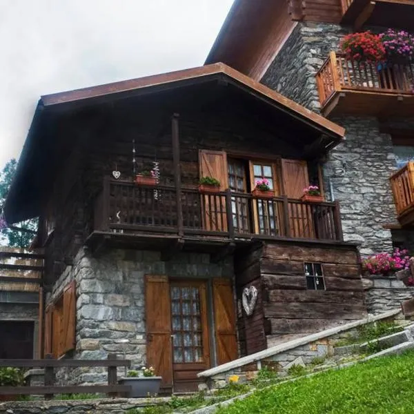 Chalet indipendente in centro a Valtournenche, hotel v destinaci Valtournenche