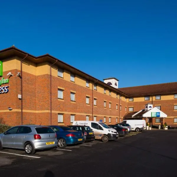 Holiday Inn Express Taunton East, an IHG Hotel, hotel in Otterford