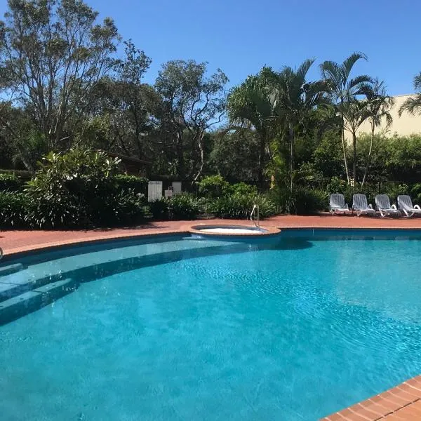 Serene 3BR Beachfront Retreat, Relax & Reconnect, hotel v destinaci Marcoola