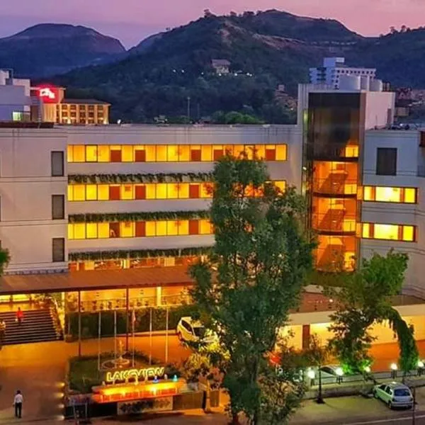 Hotel Lake View, hotel in Jāmdar