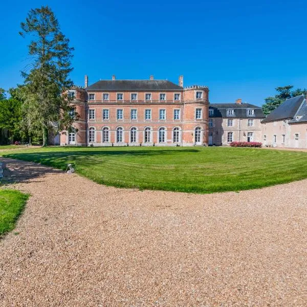 Château De Denonville, hotel in Ouarville