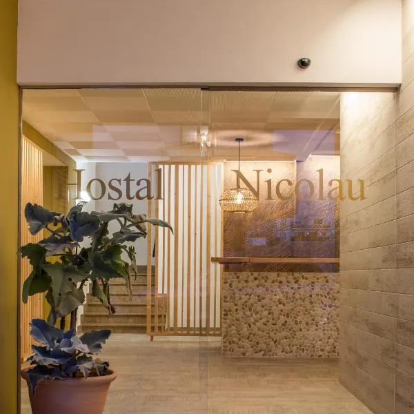 Hostal Residencia Nicolau, hotel di San Antonio