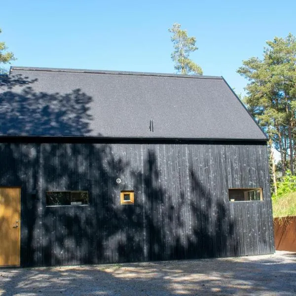 Lovely Home In Borrby With Kitchen, hotel em Borrby