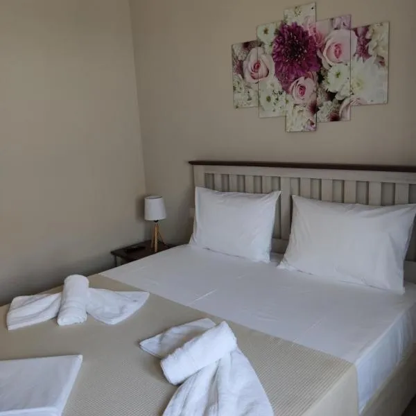 Ύδνα studios, hotel in Pefki