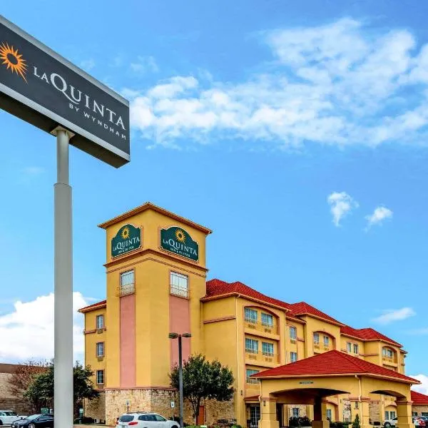 La Quinta by Wyndham DFW Airport West - Bedford, hotel v destinaci Bedford