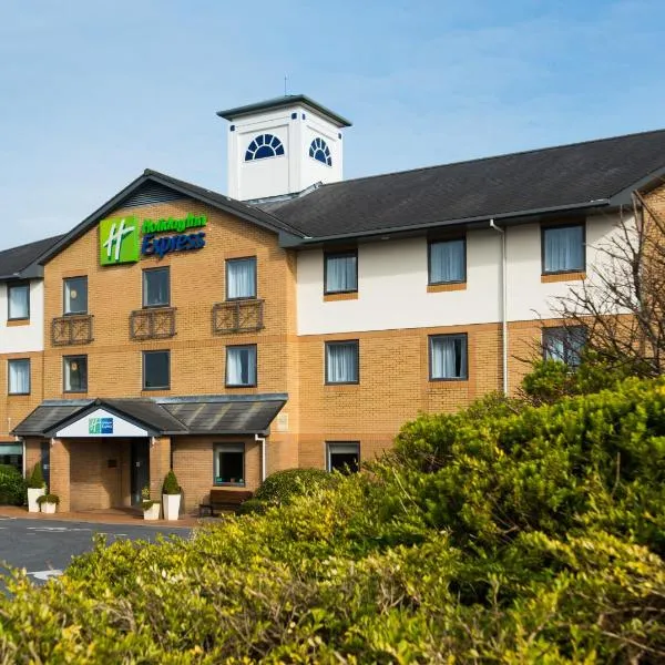 Holiday Inn Express Swansea East, an IHG Hotel, hotel a Swansea