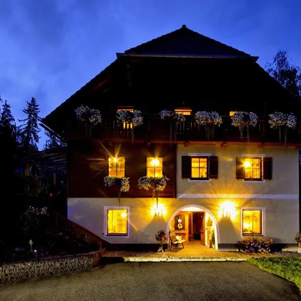 Gästehaus Biobauernhof Mandl, hotel v destinaci Murau