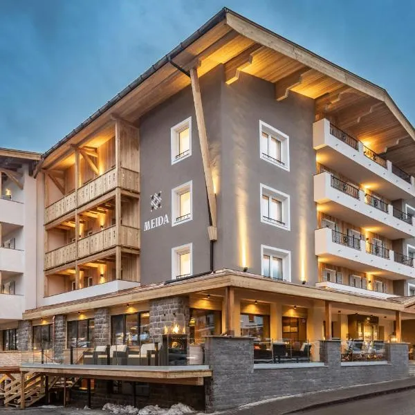 Hotel Meida, hotel a Pozza di Fassa