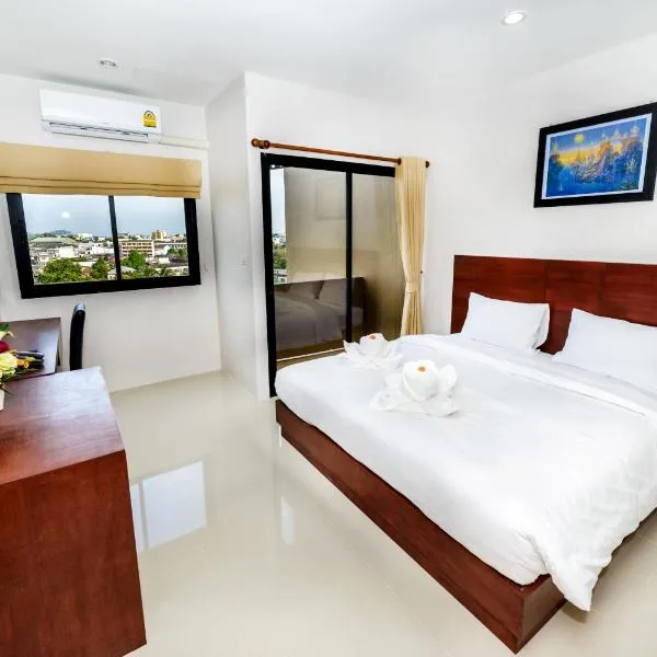 The Topaz Residence Phuket Town photo 2