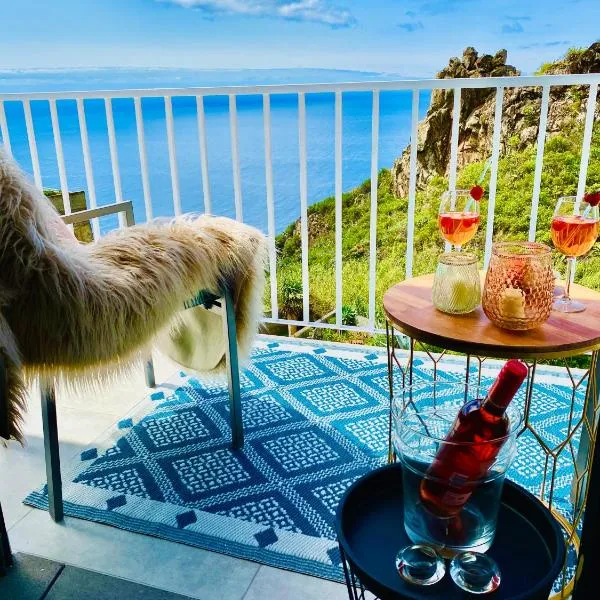 Villa Sophia by ALMA Holiday Rentals, hotel en Caniço