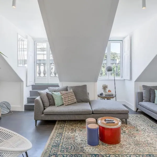 Principe Real charming garden view flat at the heart of Lisbon