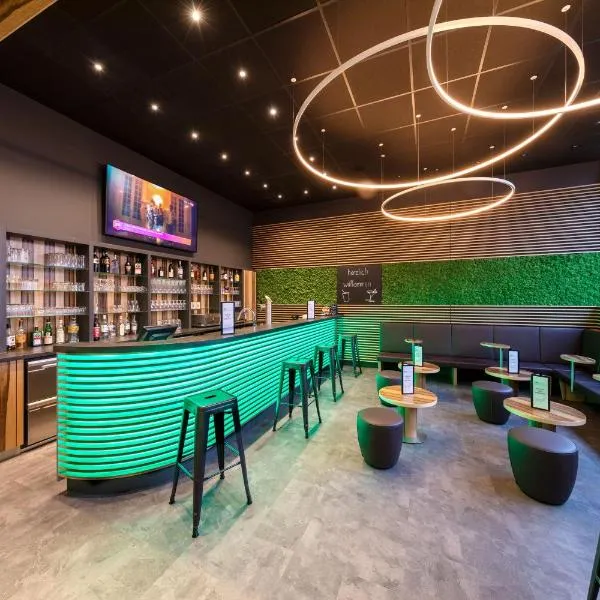 AMH Airport-Messe-Hotel Stuttgart, מלון בפילדרשטאט