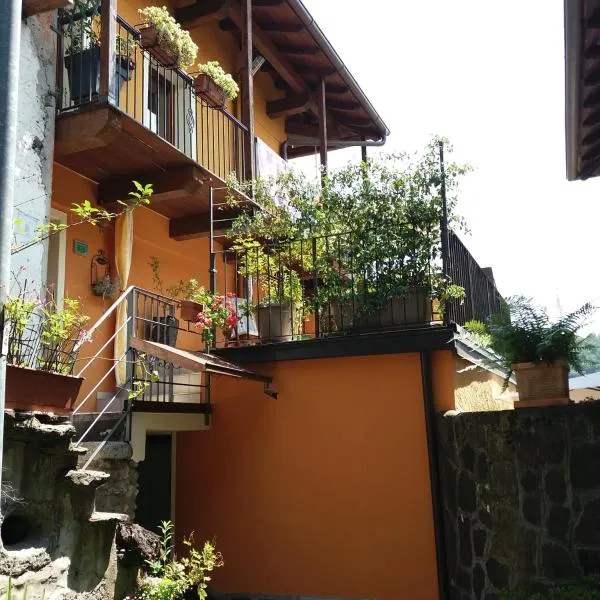 Appartamento Bilocale con TERRAZZO Lago Maggiore, hotel in Cossogno