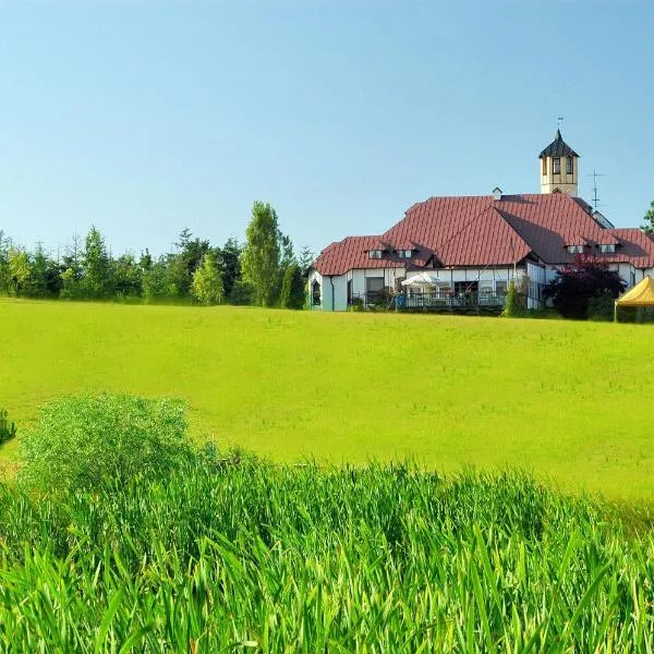 Jabłoniowy Dworek Kociewie, hotell i Waćmerek