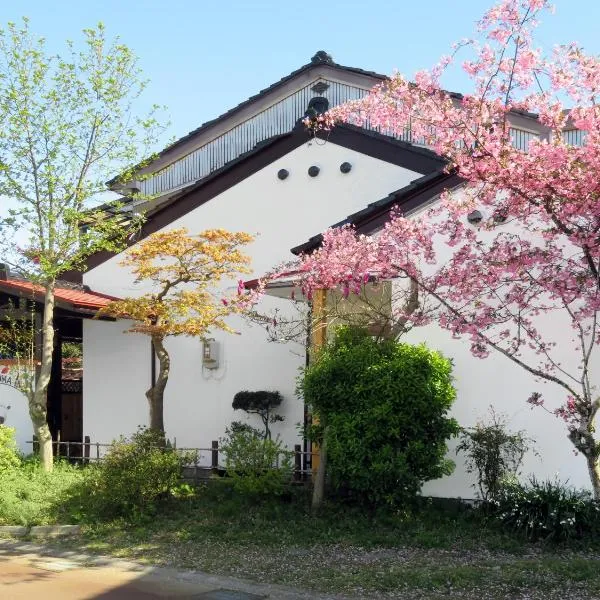 Shirokuma Inn, hótel í Uozu