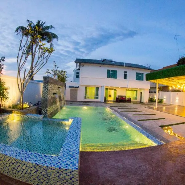 Secret Garden Warni Villa (MUAR)、ムアルのホテル