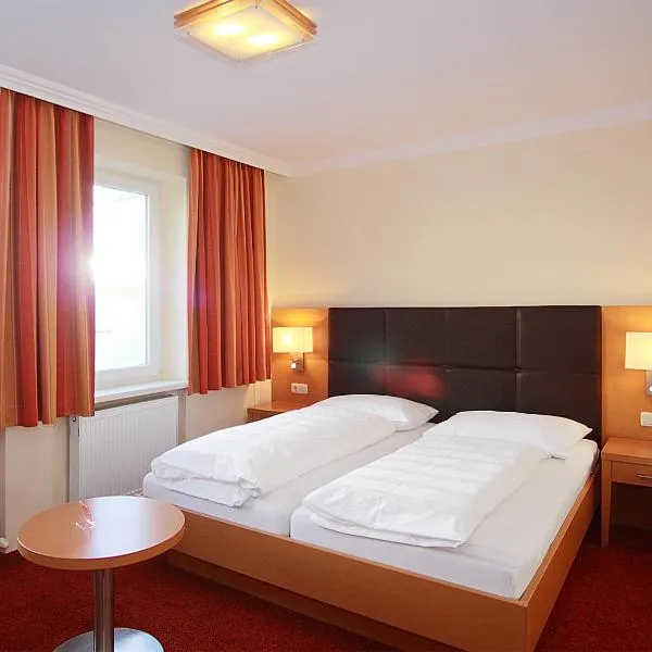 Hotel Goldener Adler: Gramastetten şehrinde bir otel